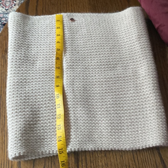 TED BAKER Cozy Beige Knit Scarf/ snood . - Picture 5 of 6